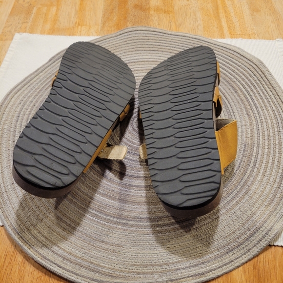 🟡EUC~ CLIFFS WHITE MOUNTAIN SANDAL - Picture 6 of 6